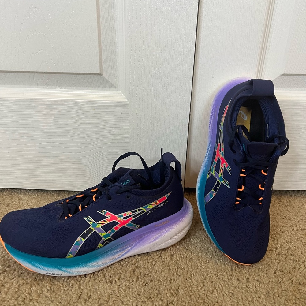 Women’s Gel Nimbus 25 size 8.5B, indigo blue, very gently used.